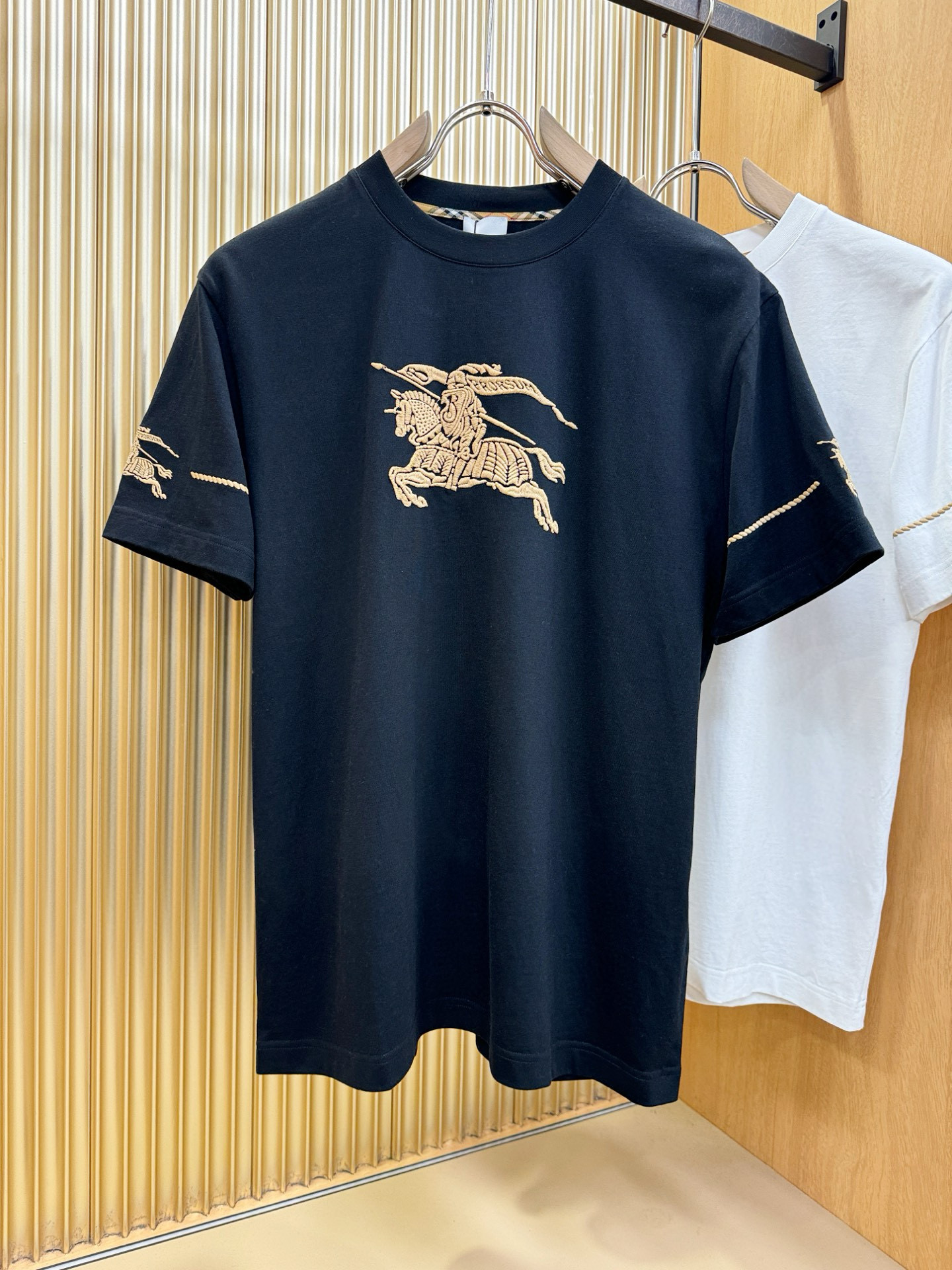 버버리 남자 반팔티