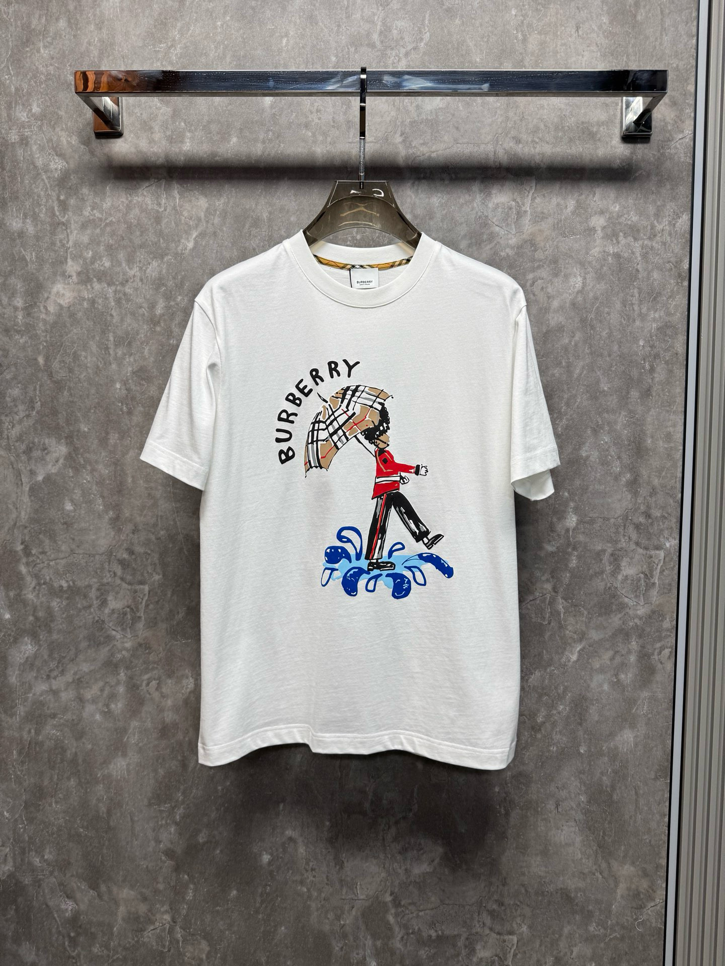 버버리 남자 반팔티