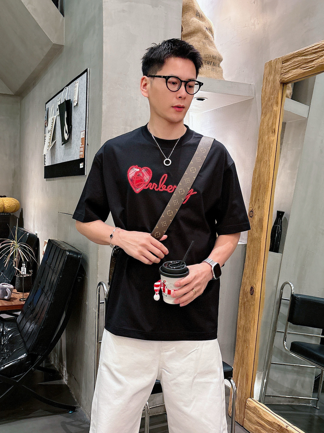 버버리 남자 반팔티