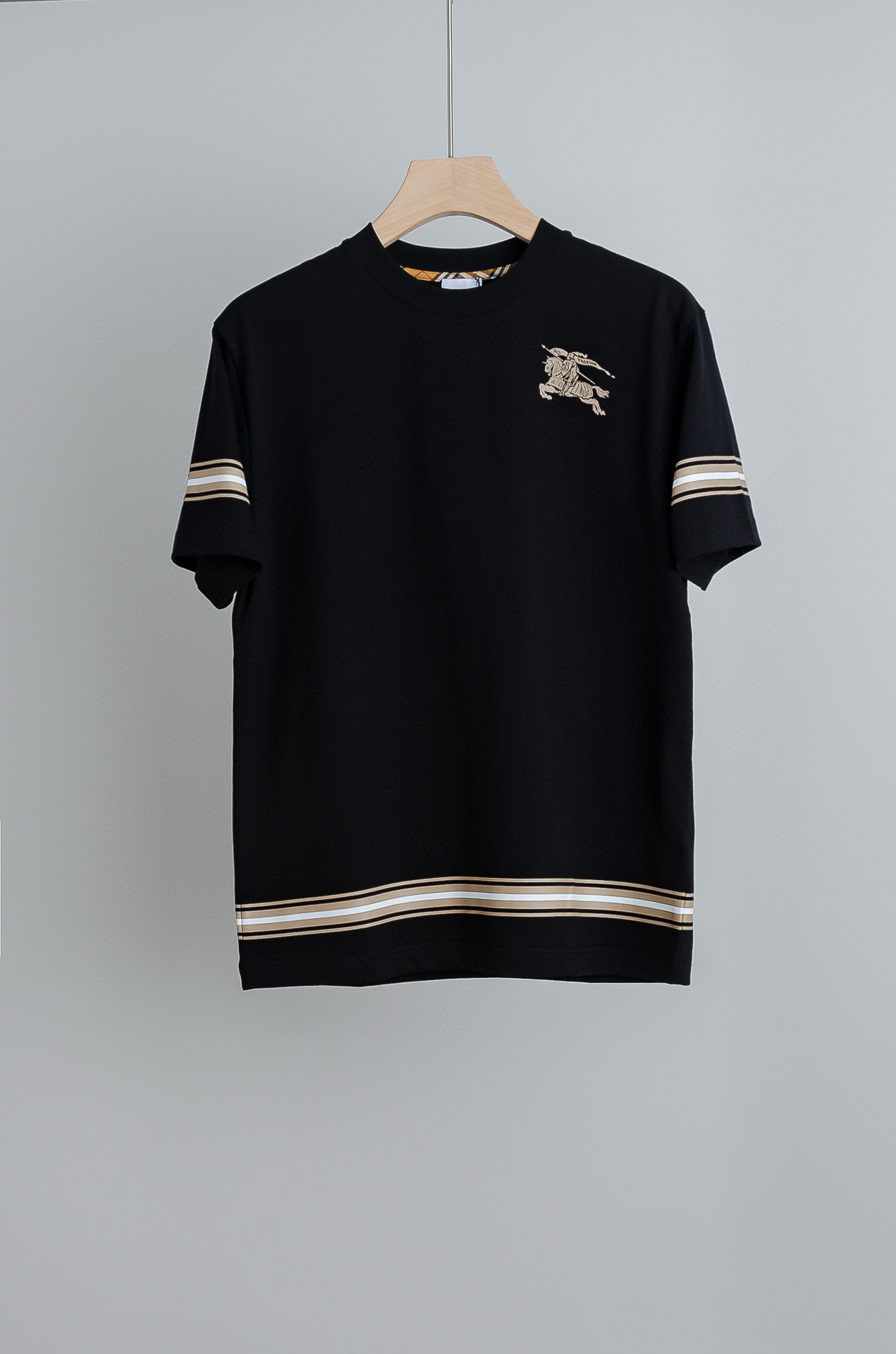 버버리 남자 반팔티