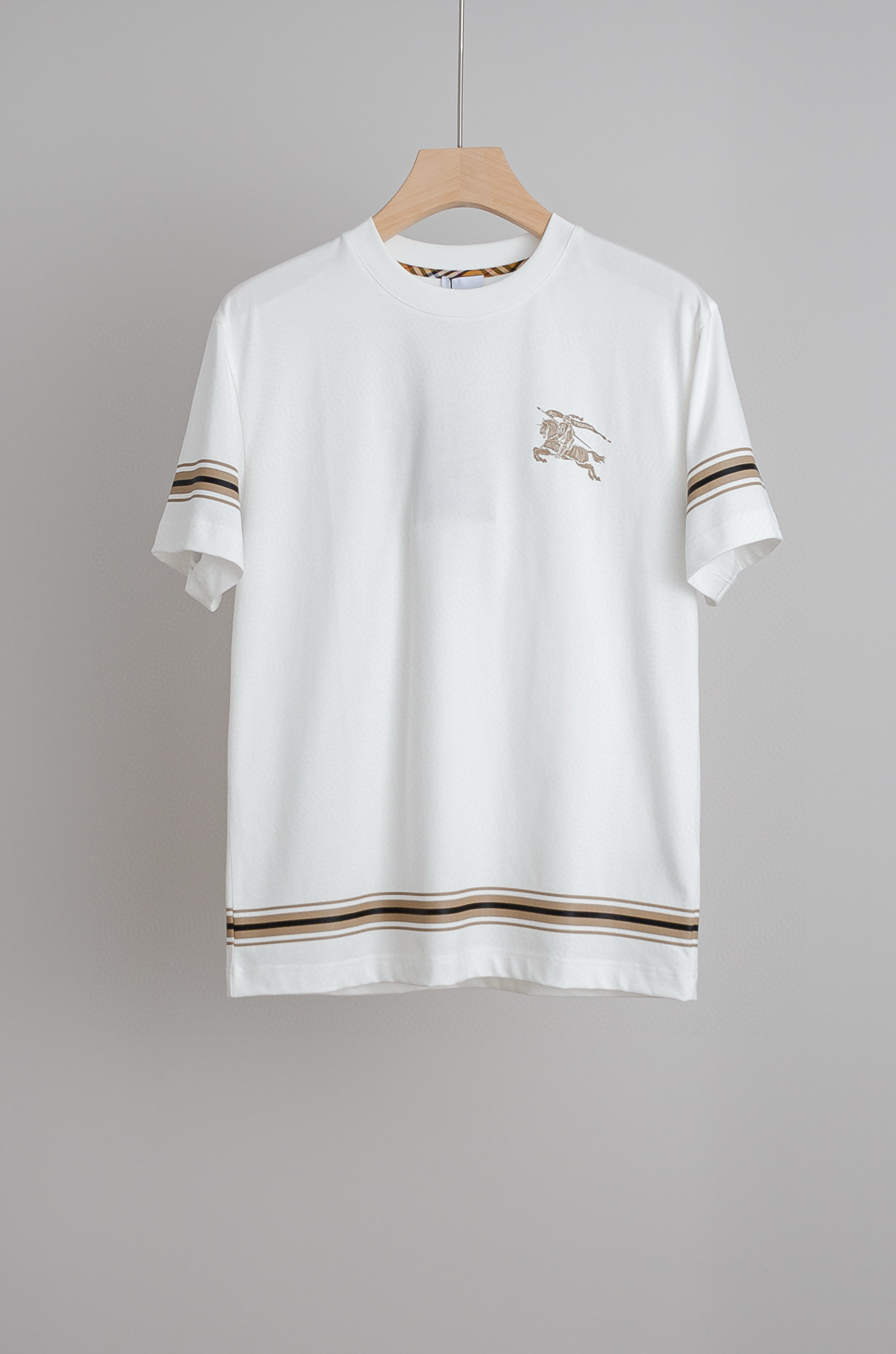 버버리 남자 반팔티