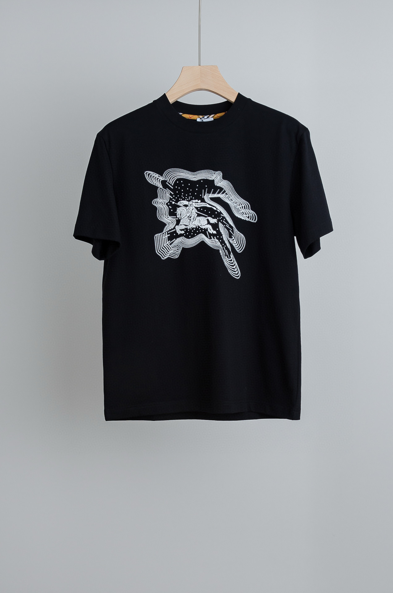 버버리 남자 반팔티