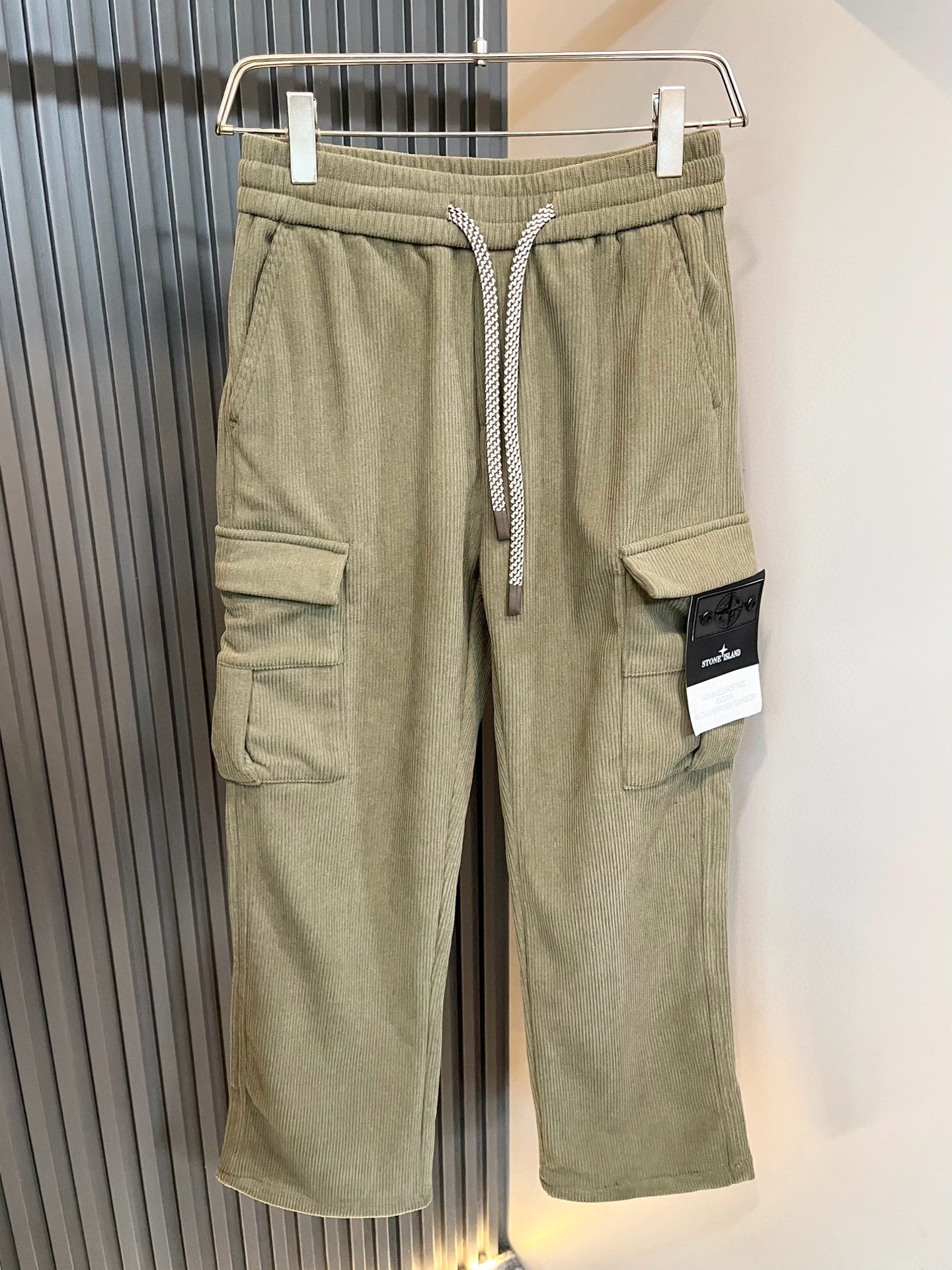 스톤아일랜드 남자 바지