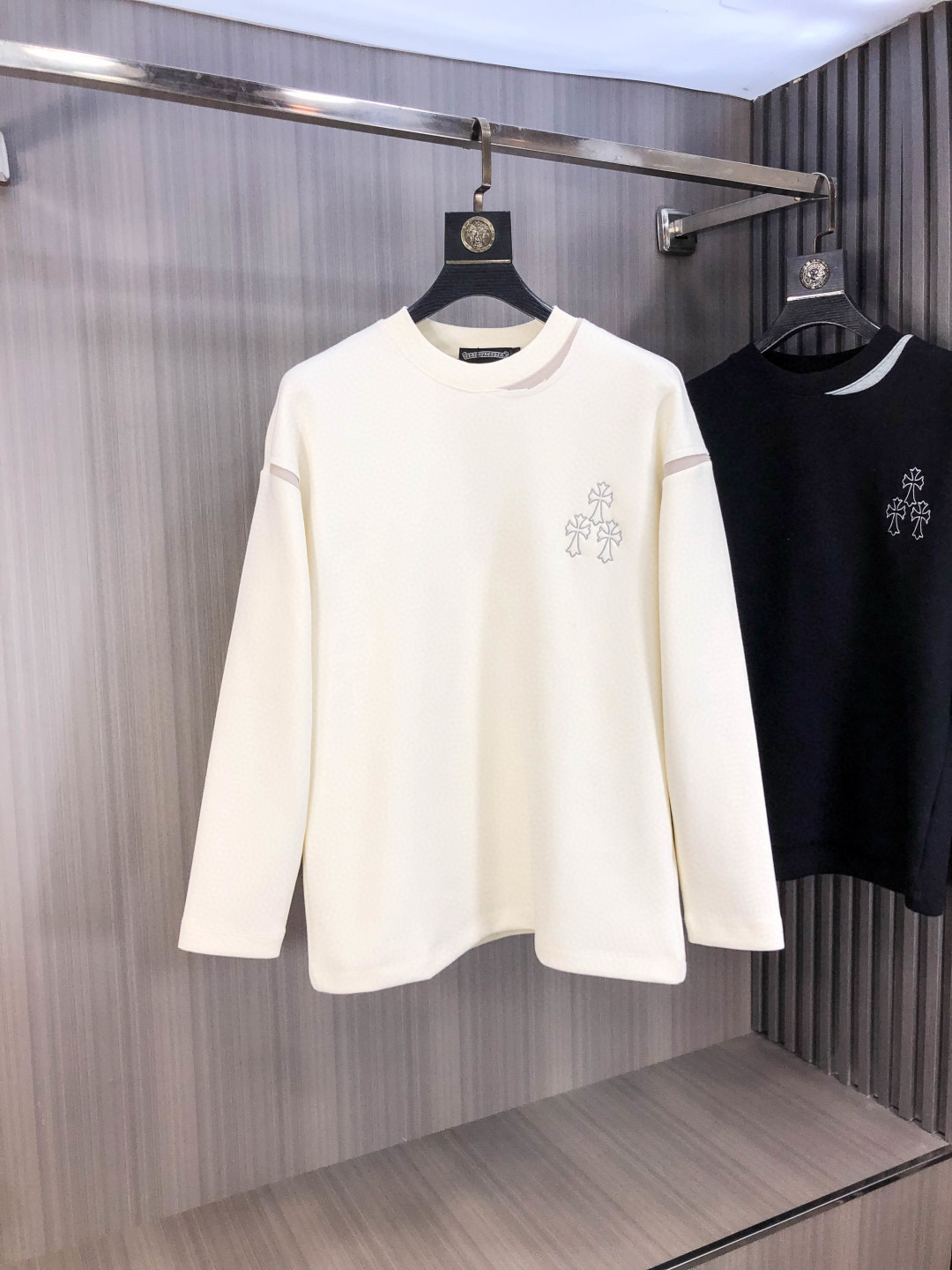 크롬하츠 남자 맨투맨