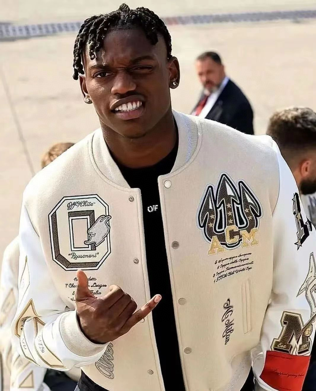 오프화이트 남녀공용 자켓