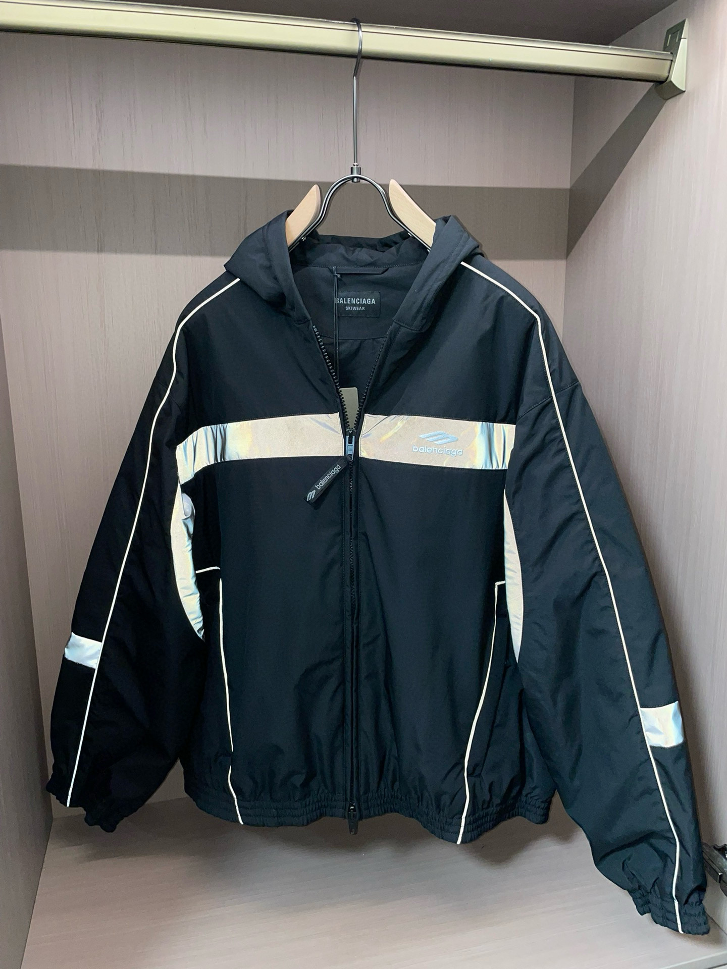 발렌시아가 2컬러 남자 패딩