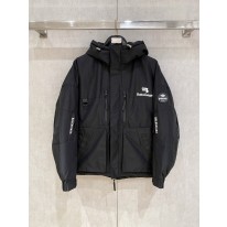 발렌시아가 남자 패딩