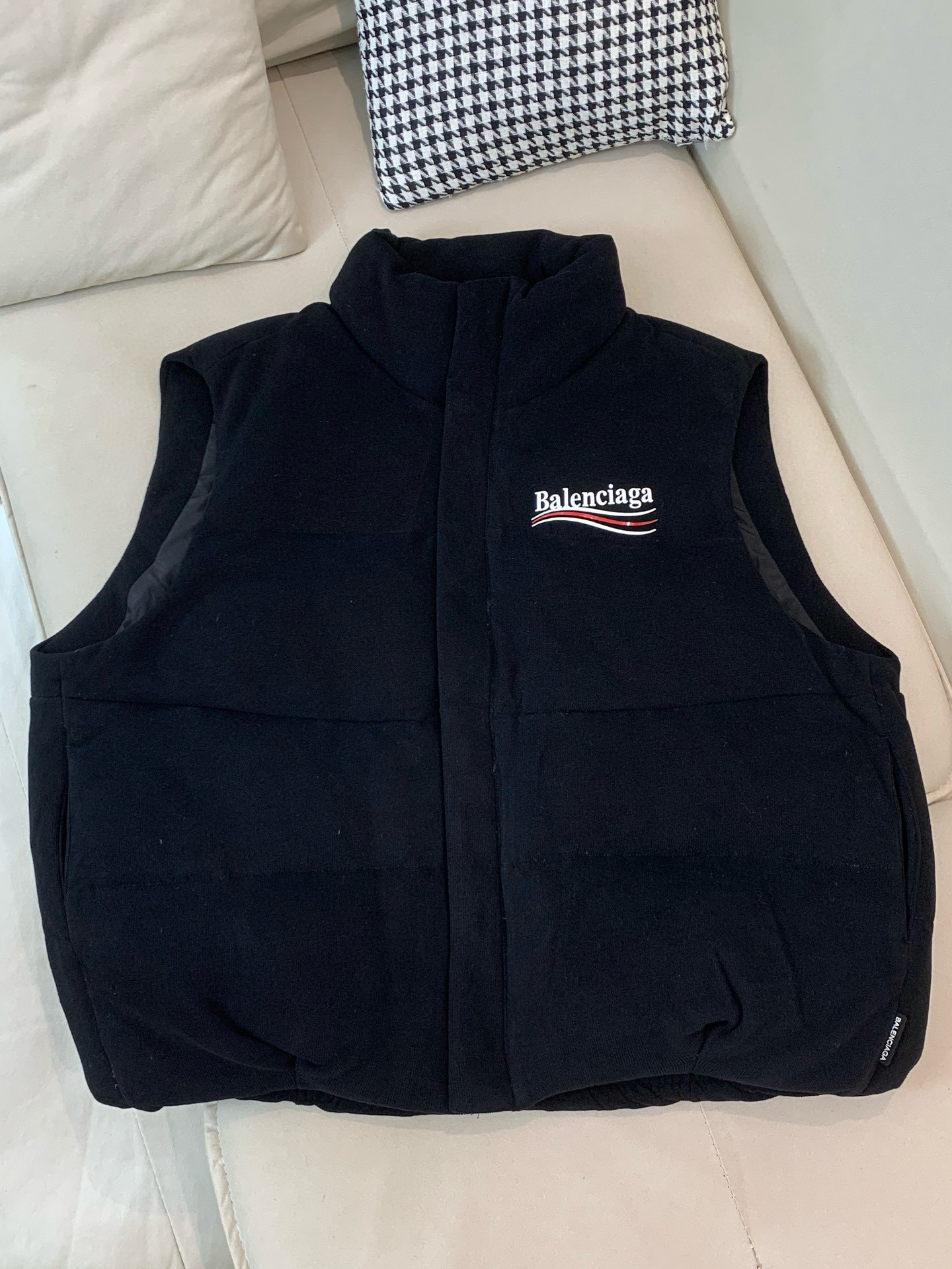 발렌시아가 남자 조끼