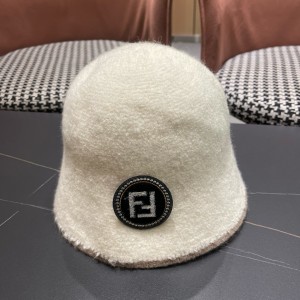펜디 겨울 모자