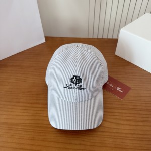 로로피아나 모자