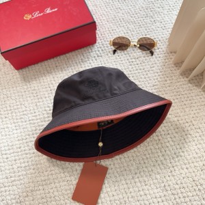 로로피아나 모자