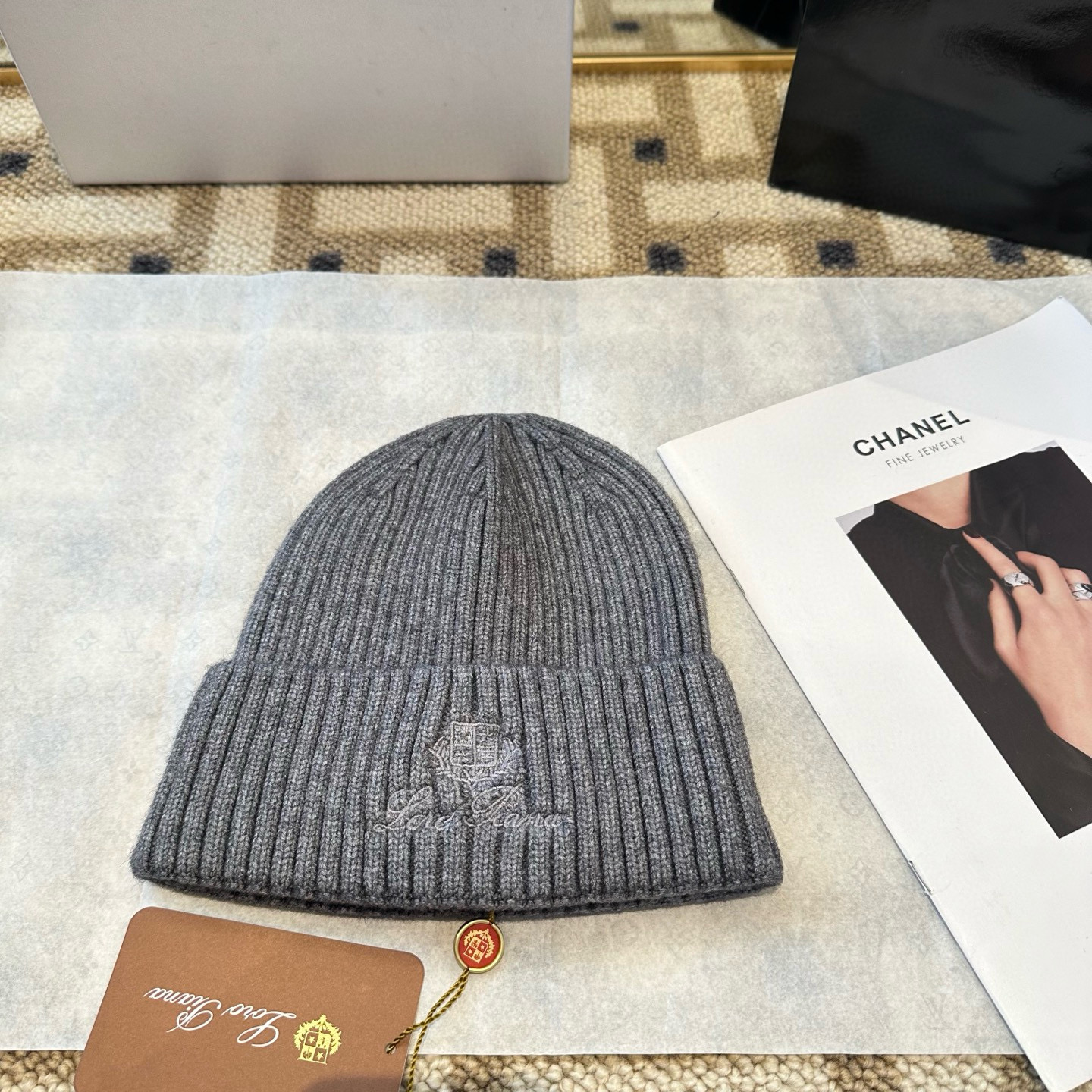 로로피아나 겨울 모자