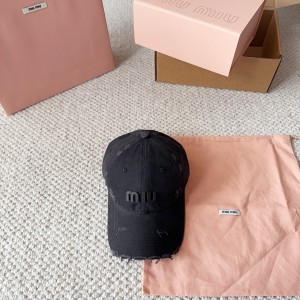 미우미우 모자
