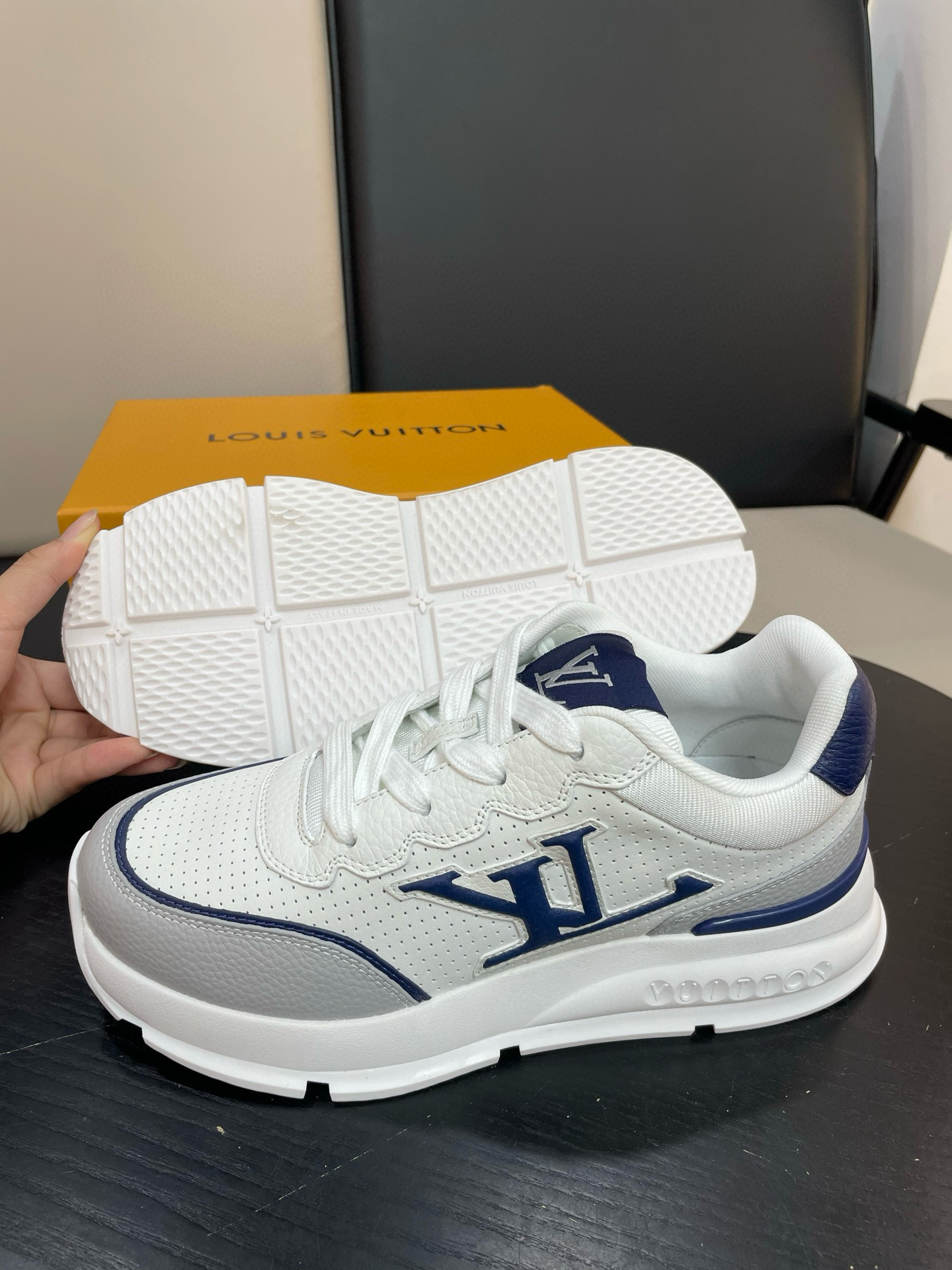 루이비통 트레이너 남자 신발 운동화 스니커즈